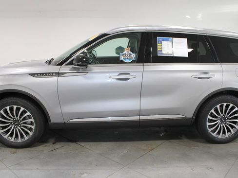 Used 2022 Lincoln Aviator Reserve w/ Equipment Group 201A image 6