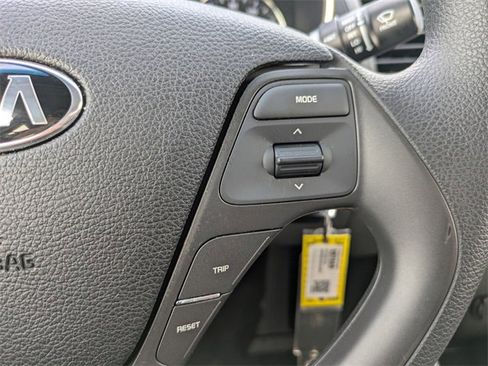 Used 2017 Kia Forte LX image 23