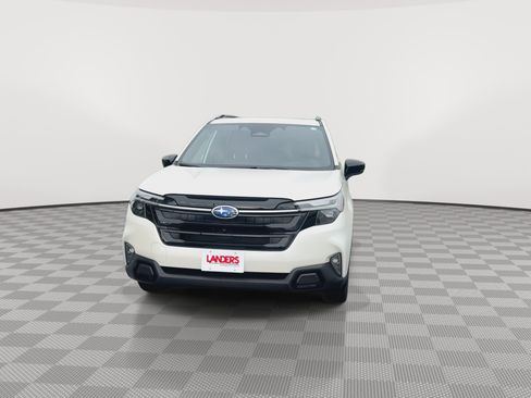 Used 2025 Subaru Forester Touring w/ Popular Package - Touring AWD/4WD image 3