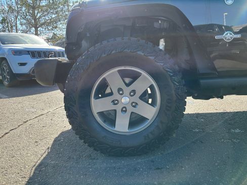 Used 2013 Jeep Wrangler Freedom Edition image 26