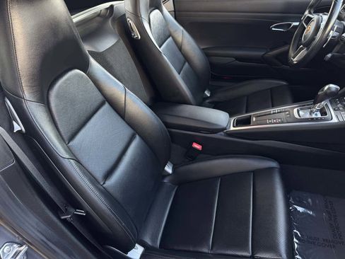Used 2019 Porsche 718 Cayman RWD image 21