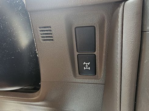 Used 2019 Lexus GX 460 w/ Navigation Package image 42