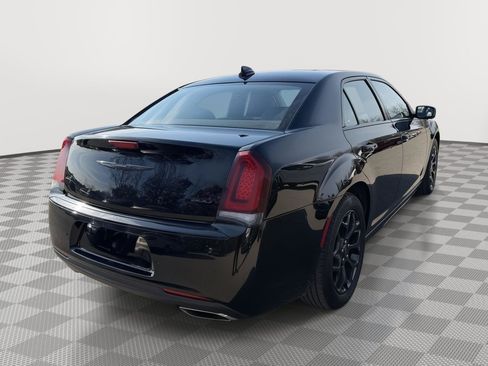 Used 2023 Chrysler 300 Touring L w/ Popular Equipment Group image 3