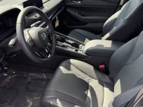 Used 2025 Honda Accord EX-L image 2
