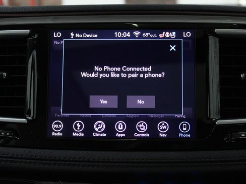 Used 2018 Chrysler Pacifica Limited w/ Advanced Safetytec Group FWD image 34