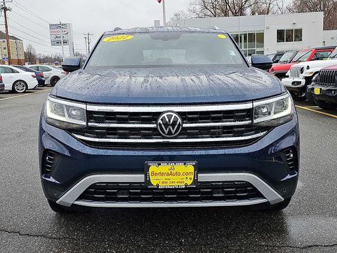 Used 2022 Volkswagen Atlas Cross Sport SE image 2