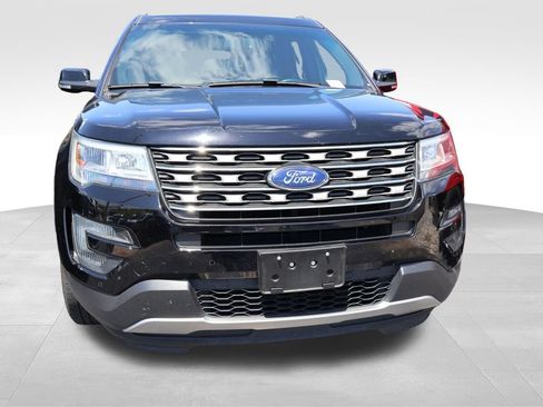 Used 2016 Ford Explorer XLT w/ Equipment Group 202A AWD/4WD image 9
