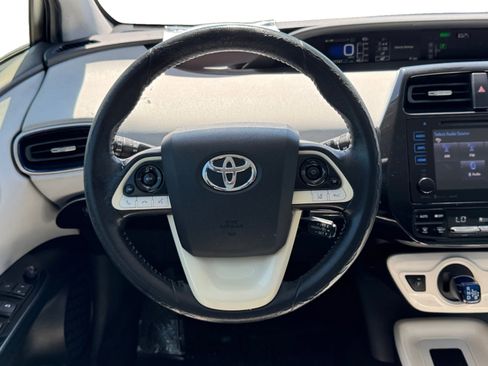 Used 2016 Toyota Prius Three Touring FWD image 13