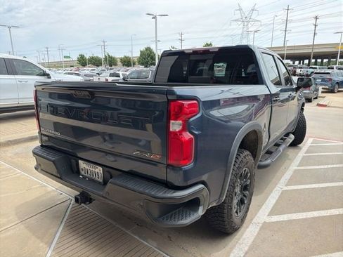 Used 2022 Chevrolet Silverado 1500 ZR2 w/ Technology Package AWD/4WD image 3