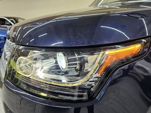 Used 2016 Land Rover Range Rover HSE image 11
