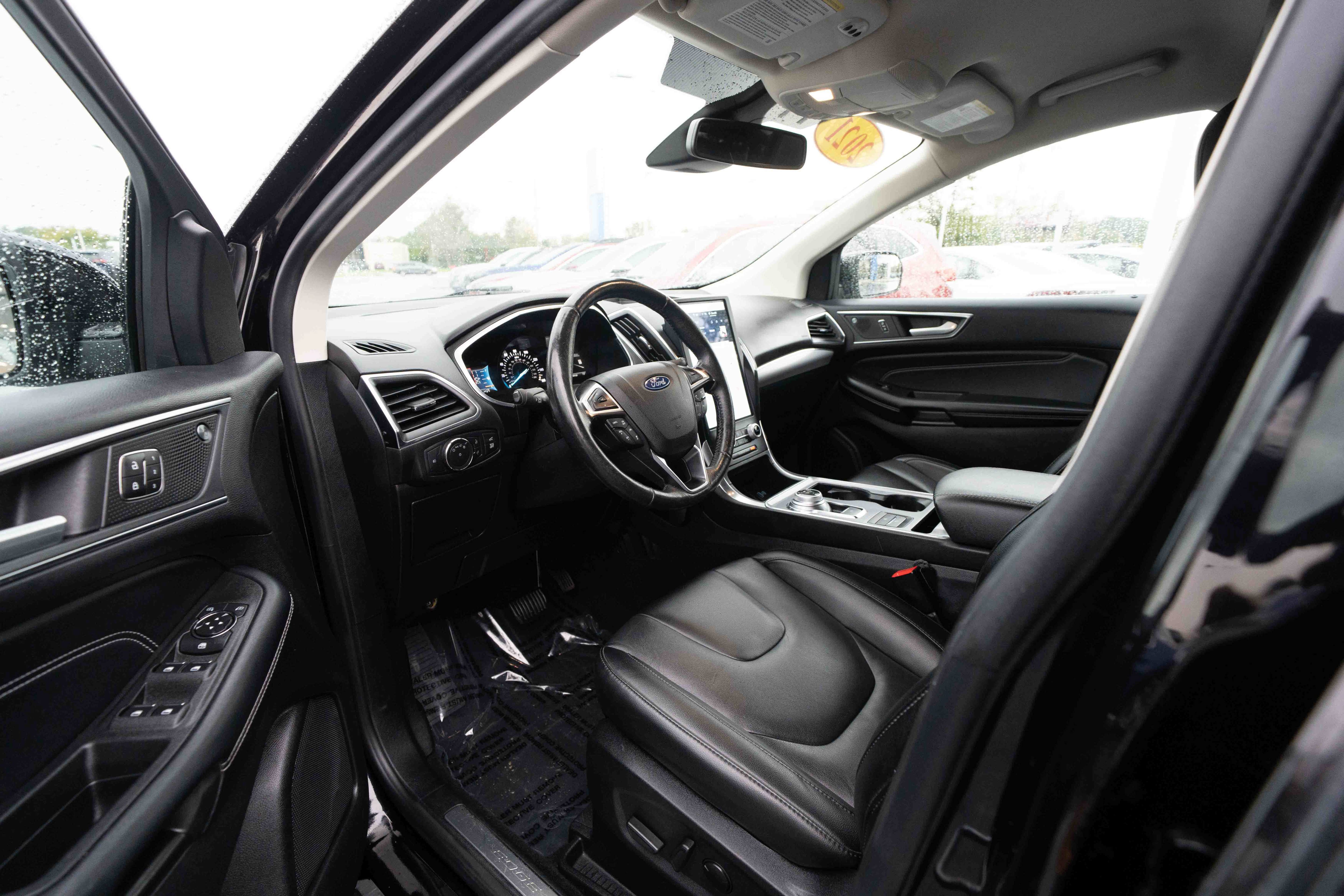 Used 2021 Ford Edge Titanium FWD image 8