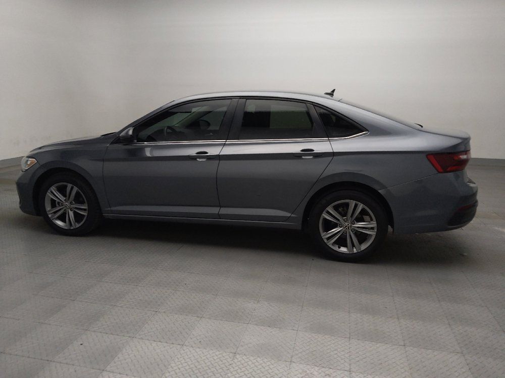 Used 2024 Volkswagen Jetta SE FWD image 3