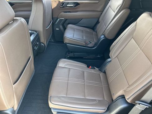 Used 2025 Chevrolet Tahoe High Country AWD/4WD image 25