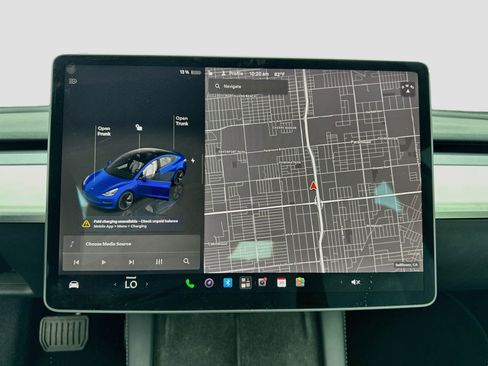 Used 2023 Tesla Model 3 Standard Range RWD image 9