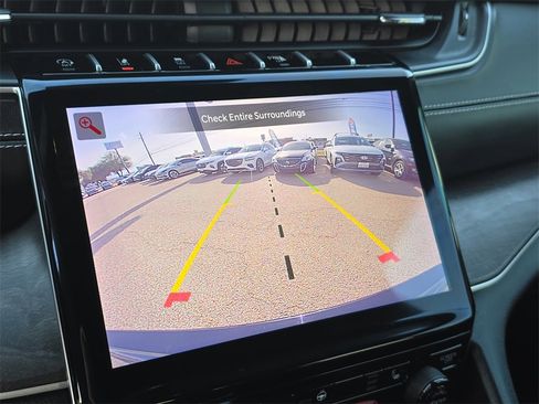 Used 2024 Jeep Grand Cherokee Limited w/ Black Appearance Package image 23