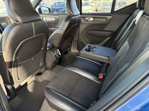 Used 2021 Volvo XC40 T5 R-Design w/ Advanced Package AWD/4WD image 29
