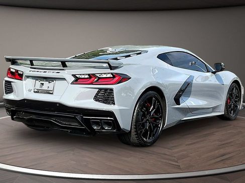 Used 2025 Chevrolet Corvette Stingray Preferred Cpe w/ Z51 Performance Package RWD image 7