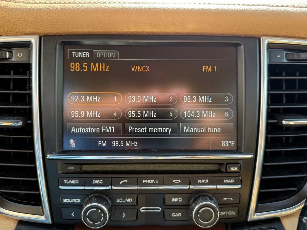 Used 2010 Porsche Panamera 4S AWD/4WD image 32