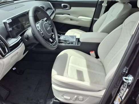 New 2025 Kia Sorento S image 10
