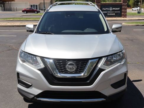 Used 2020 Nissan Rogue SV w/ Premium Package AWD/4WD image 12