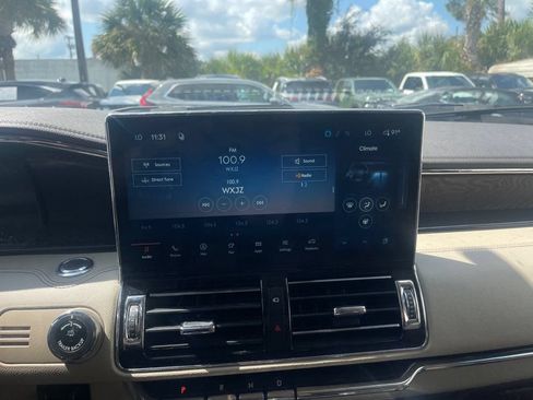 Used 2023 Lincoln Navigator L Reserve AWD/4WD image 20