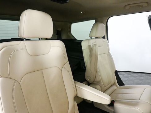 Used 2021 Jeep Grand Cherokee L Limited RWD image 20