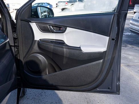 Used 2023 Hyundai Kona SEL image 13