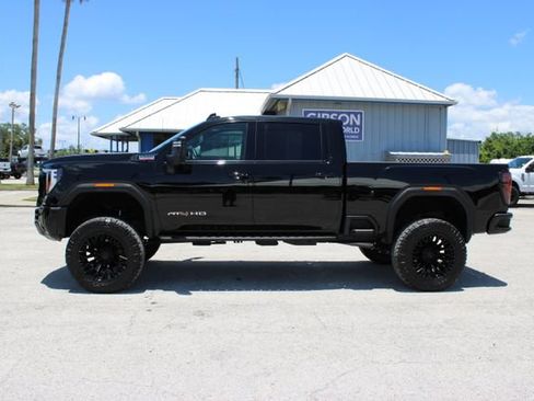 Used 2025 GMC Sierra 2500 AT4 w/ AT4 Premium Plus Package AWD/4WD image 6