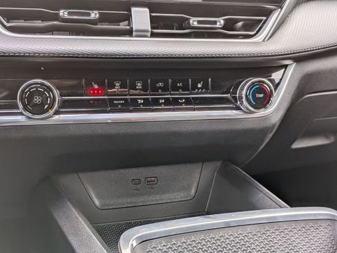 Used 2025 Chevrolet Equinox LT image 22