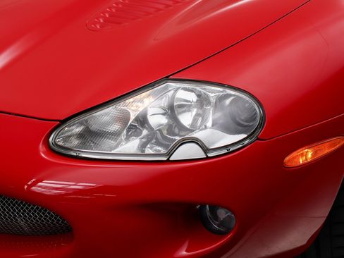 Used 2000 Jaguar XK8 Convertible RWD image 17