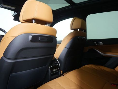 Used 2026 BMW X5 sDrive40i image 18