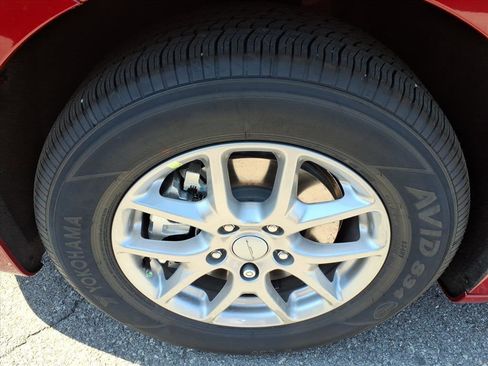 New 2027 Chrysler Pacifica Select FWD image 10