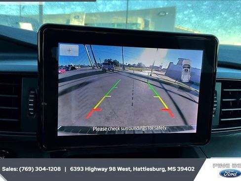 Used 2023 Ford Explorer XLT image 15