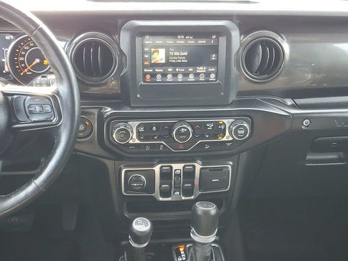 Used 2019 Jeep Wrangler Unlimited Sport AWD/4WD image 23