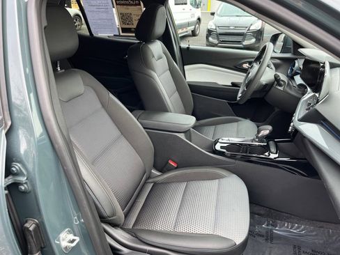 Used 2025 Chevrolet Trax LT image 23
