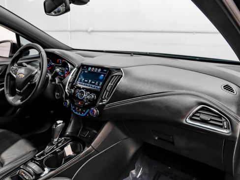 Used 2016 Chevrolet Cruze Premier image 13