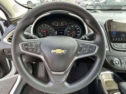 Used 2025 Chevrolet Malibu LT FWD image 6
