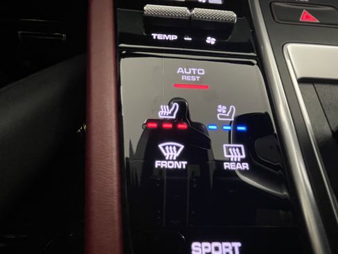 Used 2020 Porsche Cayenne S image 23