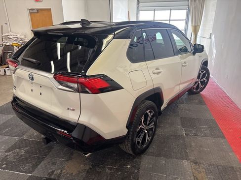 Used 2021 Toyota RAV4 XSE w/ Weather Package image 10