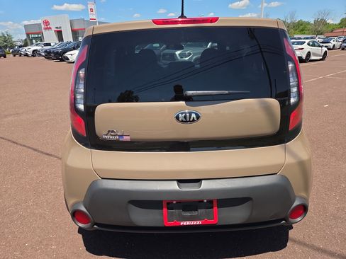 Used 2015 Kia Soul FWD image 4