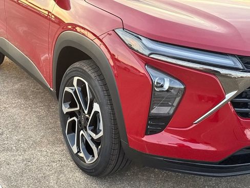 New 2026 Chevrolet Trax RS w/ Driver Confidence Package FWD image 5