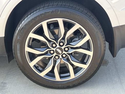 Used 2021 Cadillac XT5 Sportv w/ LPO, Floor Liner Package AWD/4WD image 11