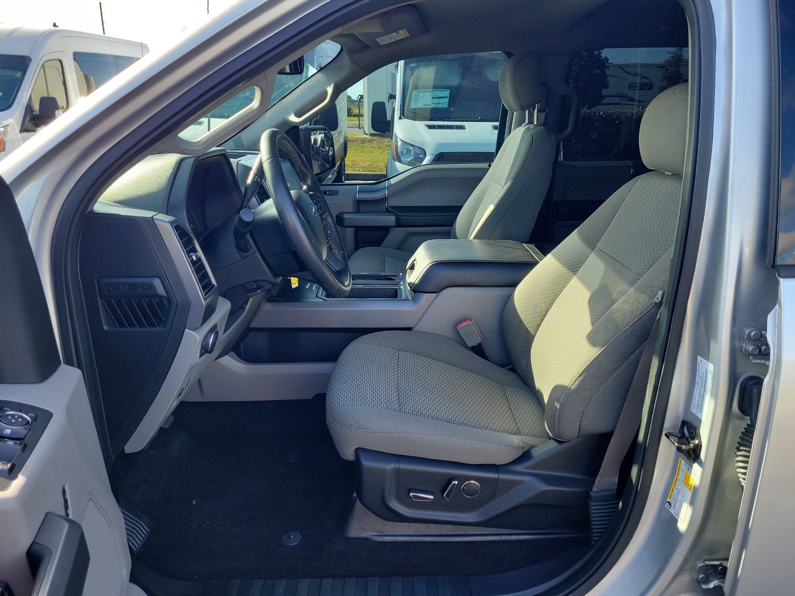 Used 2018 Ford F150 XLT w/ Equipment Group 302A Luxury RWD image 15