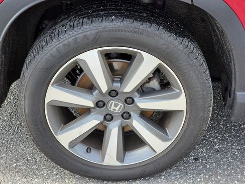Used 2025 Honda Pilot Elite image 12
