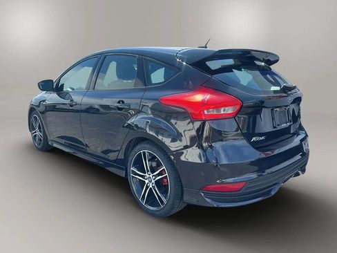 Used 2015 Ford Focus ST w/ Equipment Group 401A image 4
