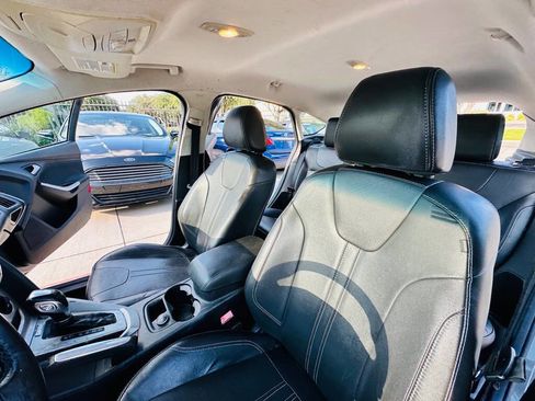 Used 2013 Ford Focus SE FWD image 12