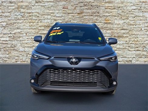 Used 2024 Toyota Corolla Cross XSE w/ Convenience Package image 3