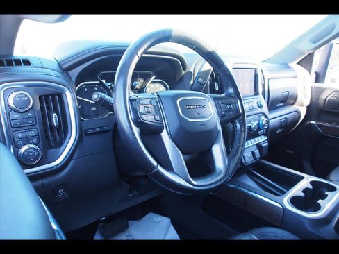 Used 2021 GMC Sierra 2500 Denali w/ Denali Black Diamond Edition image 17