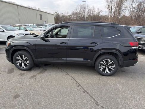 New 2026 Volkswagen Atlas SE image 3