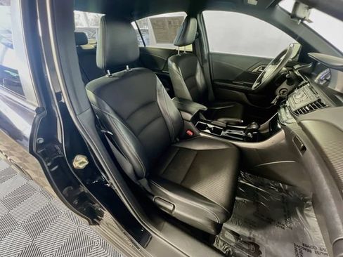 Used 2017 Honda Accord Sport image 30